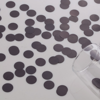 Schwebendes Konfetti in Metallic-Schwarz mit optionaler Lichterkette – Vasendekorationen und Tischstreuer
